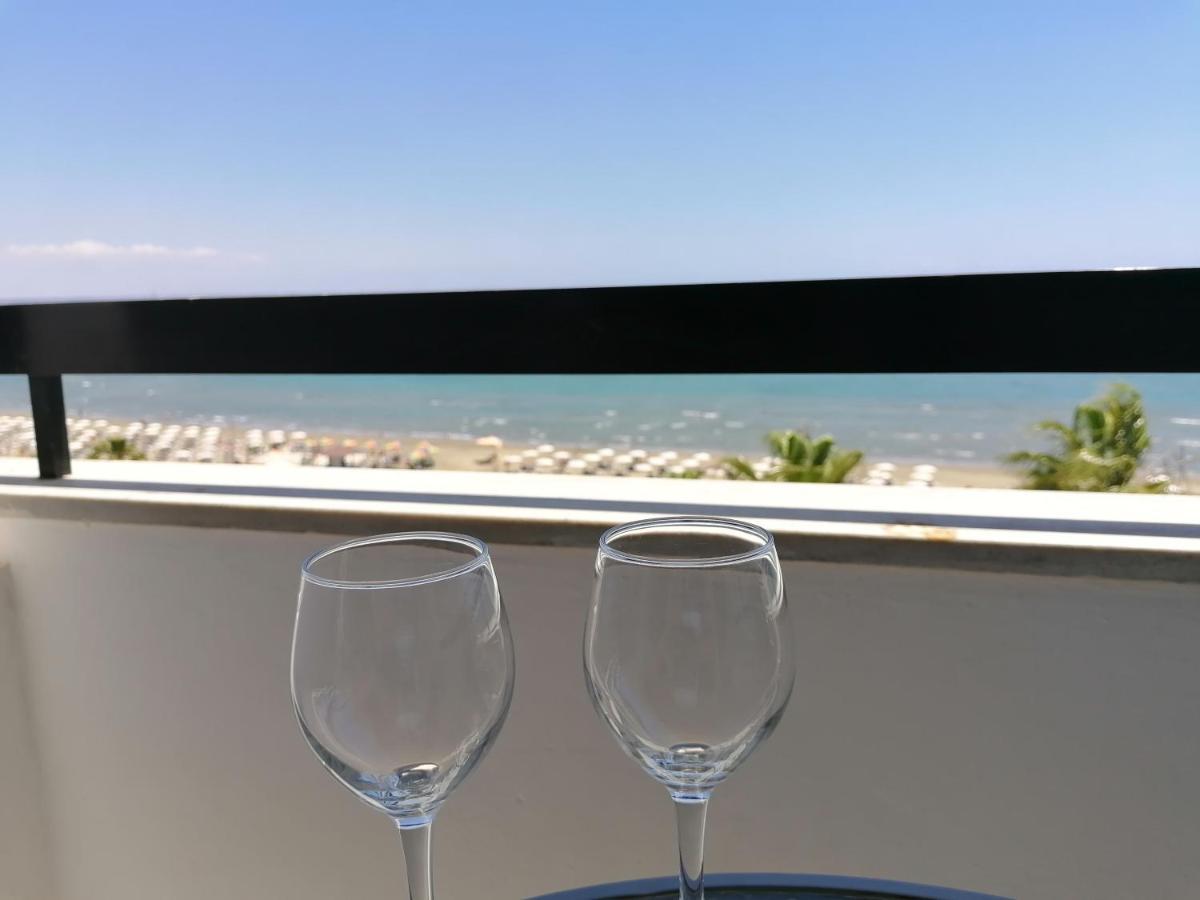 Sunorama Waterfront Apartment Larnaca Exterior foto